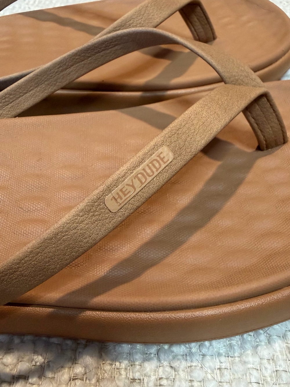 HEY DUDE Women’s Maui Breeze Flip Size 10 in Tan - Picture 3 of 4